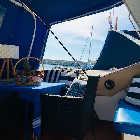 Motorjacht Victoria Botel